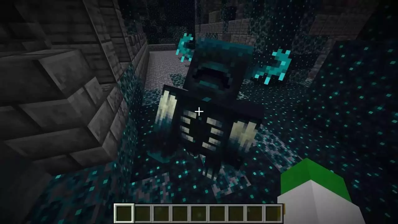 Mastering the Warden: Tips for Surviving Minecraft’s Most Dangerous Mob